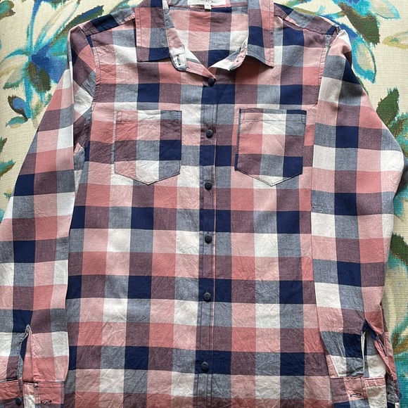 4 blouses in blue colors Eden and Olivia, Gap, J. Crew, and Lucky Brand - Picture 7 of 9